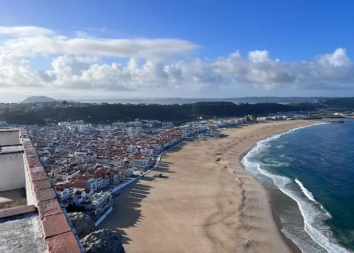 Close To Everything Bright Modern * Nazaré