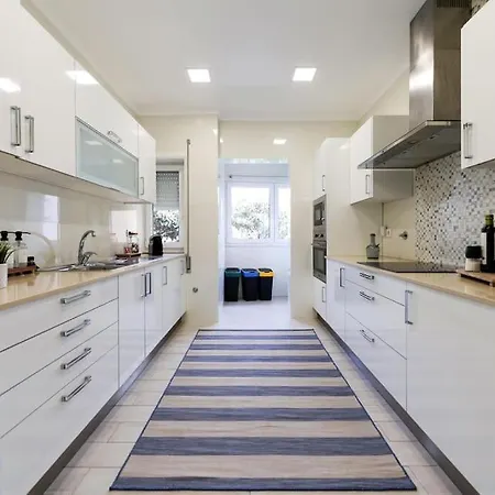 Apartman Close To Everything Bright Modern