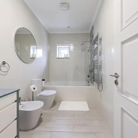 Apartman Close To Everything Bright Modern