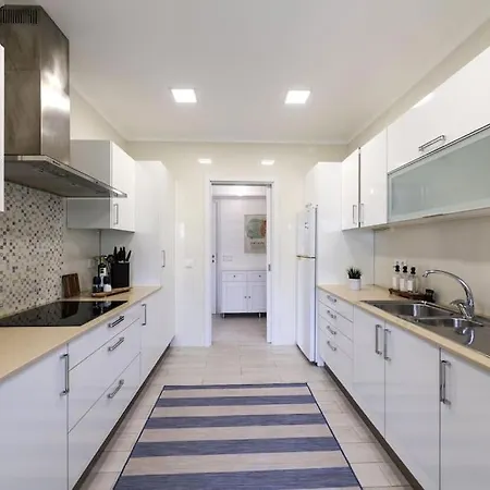 Apartman Close To Everything Bright Modern