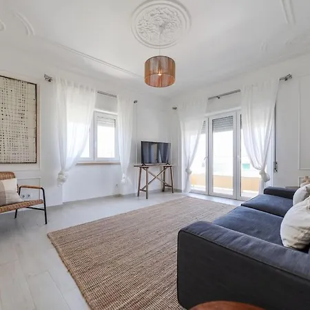 Close To Everything Bright Modern Apartman