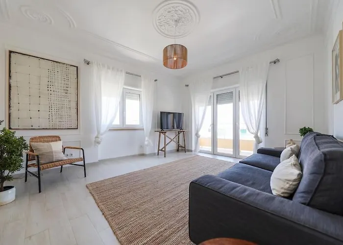 Close To Everything Bright Modern Apartman